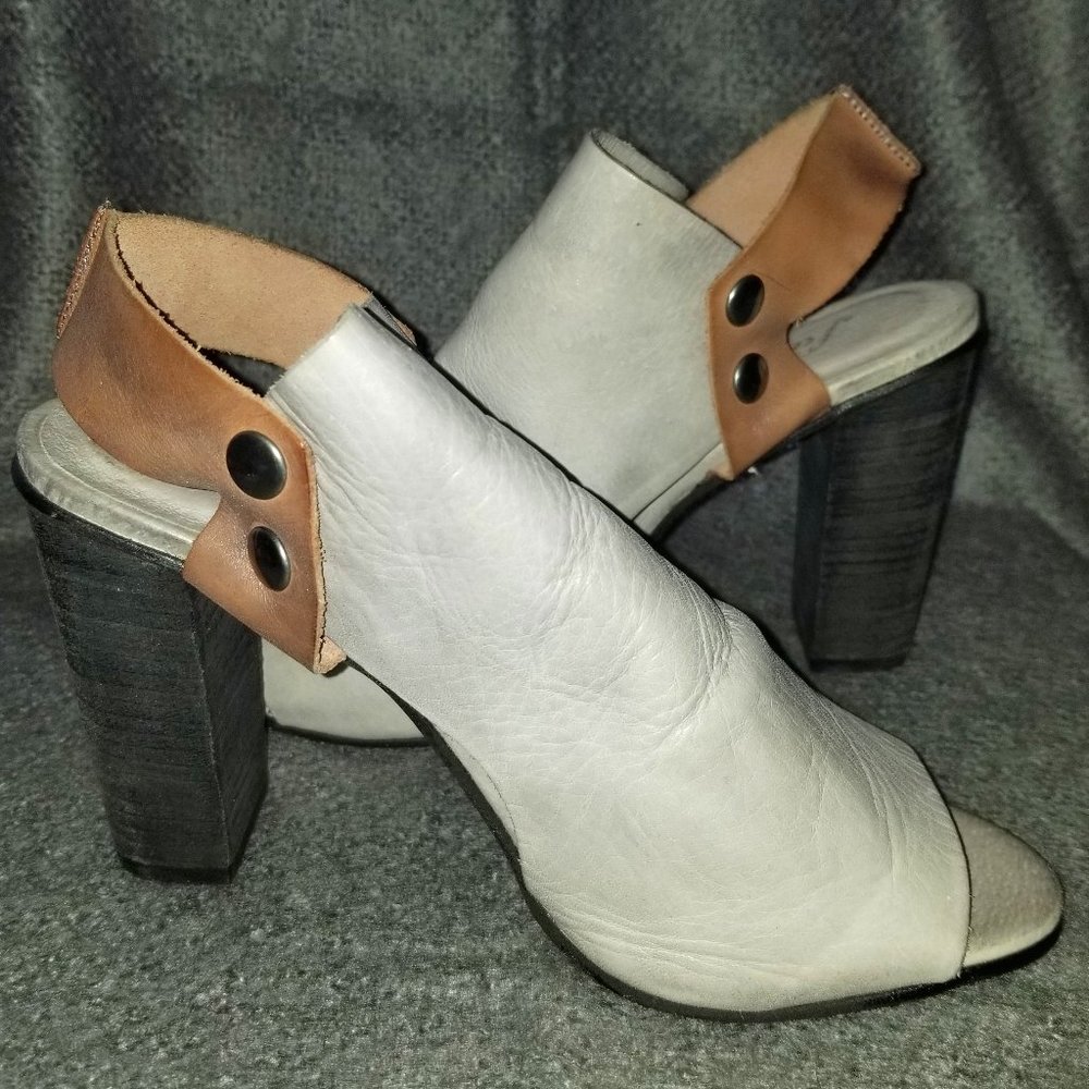 Free People, 'Picture This' Leather Peep Toe Heels, Dove Gray/Tan, Size 38